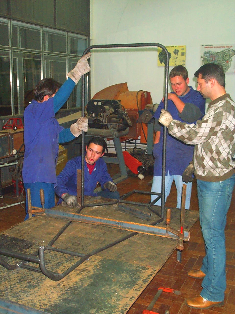 Imagem 14 de 24  -  318 kB